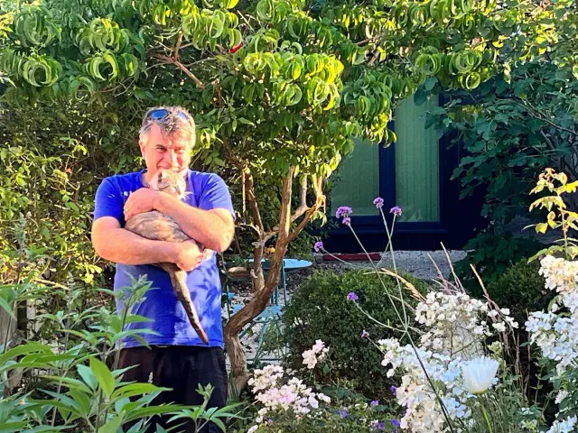 Husband, cat, garden 💓💓💓