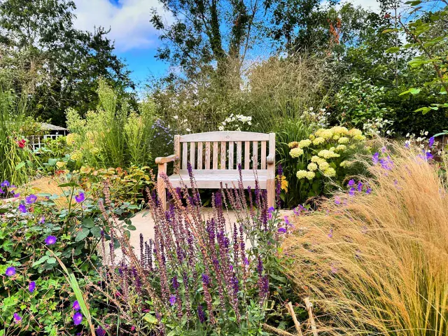 August can be a tired month for the garden but this is a late summer palette that is holding up well in a client’s garden, inviting you down to the bench.
.
.
.
.
.
#garden #gardens #gardendesign #lovegardens #plantlove #plantlover #plantingdesign #plantingcombinations #latesummergarden #plantsmakepeoplehappy #ornamentalgrasses #landscapedesign #summercolour #summervibes #gardendesigner #gardening #planting #plantsforlife #plantsforbirds #plantsforbees #gardenseating #gardenbench #gardendesignbromley #gardendesignkent #gardendesignbeckenham