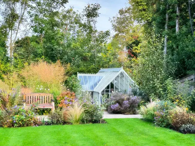 It’s autumn visit time, and a perfect day for it 💚🌿
#garden #gardens #gardendesign #lovegardens #plantlove #plantlover #plantingdesign #plantingcombinations #autumngarden #plantsmakepeoplehapy #autumnleaves #inmygardentoday #autumncolour #autumnvibes #gardendesigner #gardening #planting